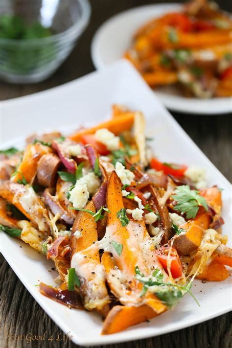 Take a tablespoonful of mashed sweet potato, drop it into the bowl of tapioca starch to coat, shape the tapioca starch coated mashed sweet potato into a round ball, then deep fry. Loaded baked sweet potatoes