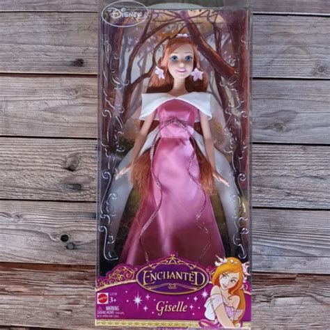 2007 DISNEY ENCHANTED Giselle Doll Amy Adams Movie Princess Barbie