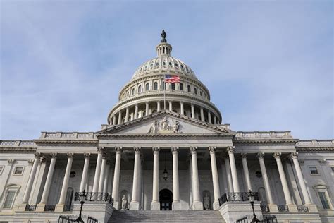 미국 워싱턴 국회의사당 ‘세계 파룬따파의 날 기념 성조기 게양 법륜공 법륜대법 파룬궁 에포크타임스