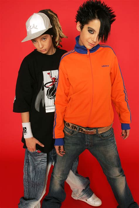Супермодель выложила селфи вместе с мужем томом и его братом. Tokio Hotel Everything: 04.08.2005 ~ Orange Photoshoot