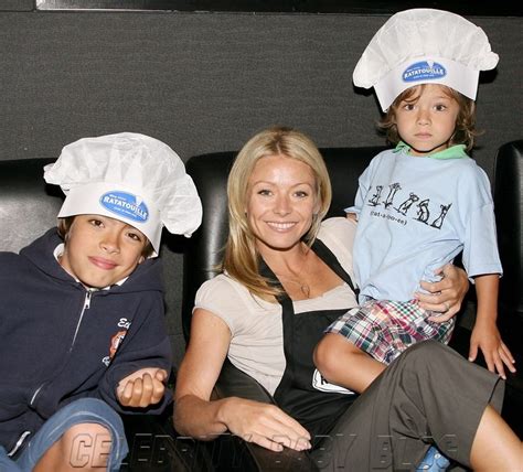 Kelly Ripa And Her Sons Cute Celebrities