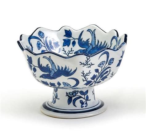 Blue And White Chinoiserie Porcelain Scalloped Edge Footed Bowl Blue