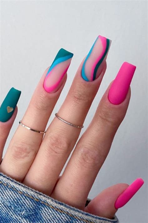 33 Beautiful And Cute Prom Nails For Your Big Night
