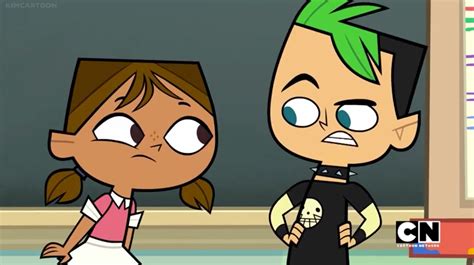 duncan and courtney moment from episode 1 of total dramarama 3 duncan total drama drama total