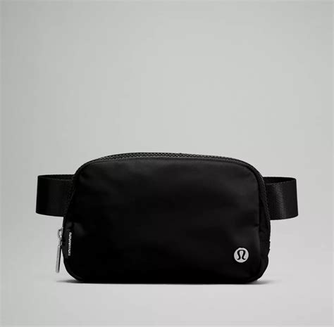 The Viral 44 Lululemon Belt Bag Was Just Restocked — But Its Already