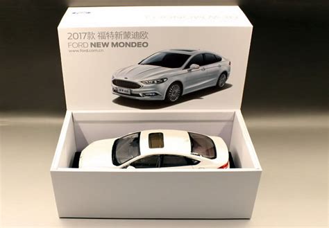 118 Scale Ford Mondeo Fusion 2017 White Diecast Car Model Toy