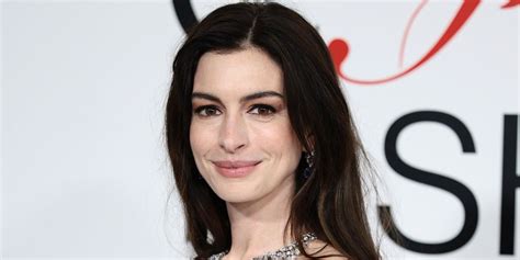 Anne Hathaway Glows In A Totally Bare Faced Makeup Free Ig Photo