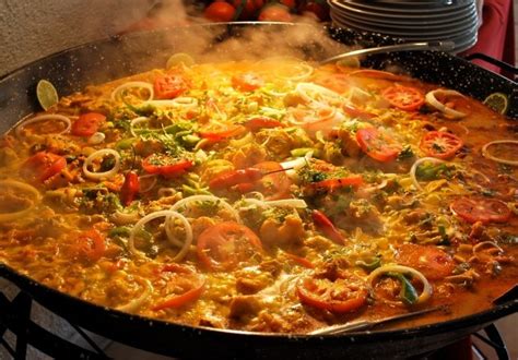 Maybe you would like to learn more about one of these? Moqueca de Peixe - Casa do Arroz