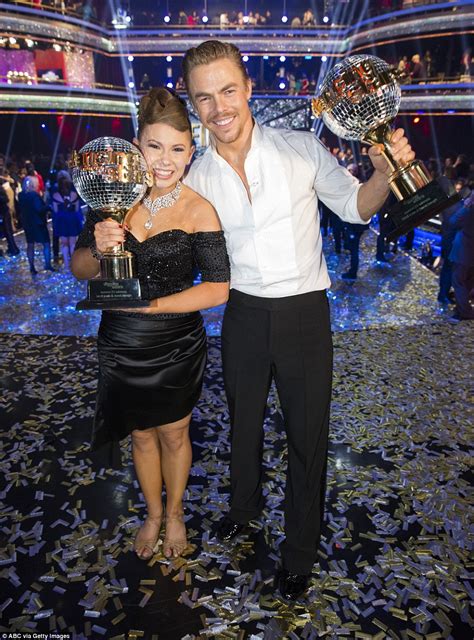 Bindi Irwin Wins Dancing With The Stars Coveted Mirrorball Trophy