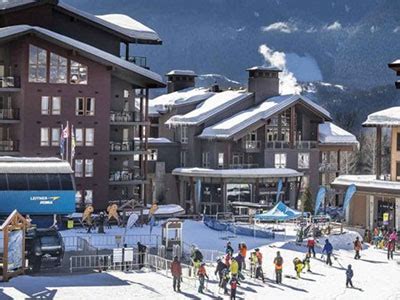 Seasonal Private Ski Shuttles To Many Bc Ski Resorts Okanagan Limousine Kelowna British Columbia