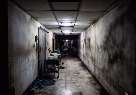 Aofoto 10x7ft Abandoned Psychiatric Hospital Background