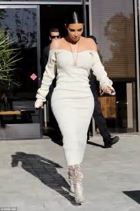 Kim Kardashian Showcases Hourglass Figure In Beige Dress Daily Mail