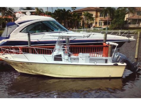 1995 Boston Whaler Outrage 24 Powerboat For Sale In Florida