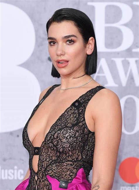 On sunday, march 14, the british pop star took to the stage at the 63rd annual grammy awards to perform a the 2021 grammys was certainly a big evening for dua, who, in addition to performing, was up for six awards. 4 Hairstyles That Will Give You 'Rich Girl Hair' | Short ...