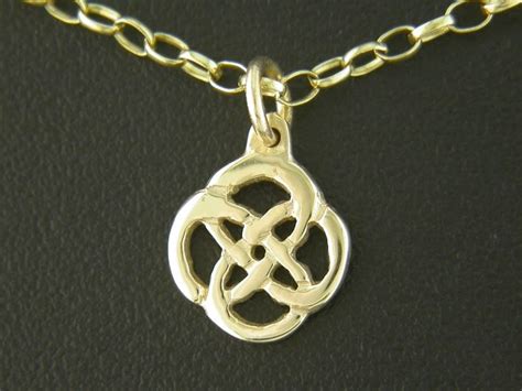 18ct Rhiannon Welsh Gold Gwenllian Pendant D938a Rhiannon Jewellery