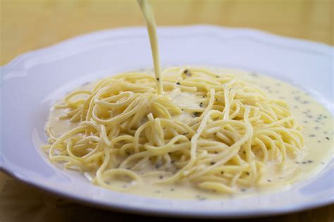 How To Make White Italian Spaghetti Sauce White