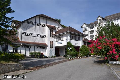 Which popular attractions are close to shahzan inn fraser's hill? Fraser's Silverpark Resort