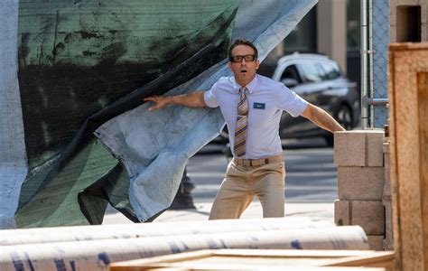 ‘free Guy Review Ryan Reynolds Breaks Out In Riotous Video Game Romp