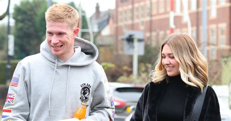 De bruyne showed his romantic side in december 2016 when he proposed to the blonde stunner beneath the eiffel tower in paris. Kevin De Bruyne enjoys quality time with his wife as on ...