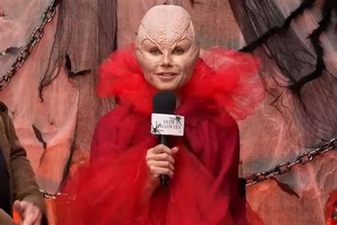Heidi Klum neckt ihr Halloween Kostüm für 2023