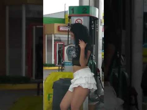 Chica En Gasolinera Michelle Quintero Youtube