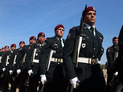 Canadian Military To Review Uniforms Badges Ceremonies To Ensure It