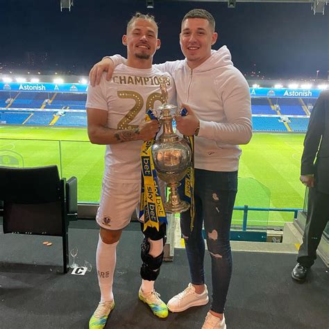 Kalvin phillips fifa 20 career mode рейтинги игрока. Kalvin Phillips Wiki 2021 - Girlfriend, Salary, Tattoo ...
