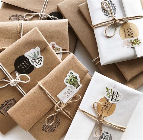 stephmodo: Wrapped: Simple Embellishments for Christmas Gifts