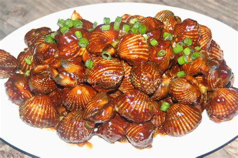 Nah berbicara tentang udang goreng kunyit, ada satu memori lainnya tentang makanan ini, memori saya kalau berurusan dengan makanan memang luar biasa! JUICY CAFE: KERANG GORENG CILI