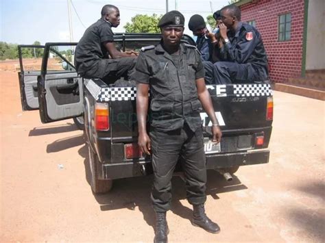 Ex Interior Minister Says On Duty Police Must Be Armed Mamos Media Ltd