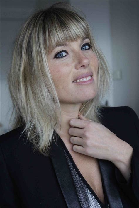 Après des études de comédie à paris, mélanie page apparaît dans plusieurs pièces de théâtre. Épinglé sur Beauté féminine 4