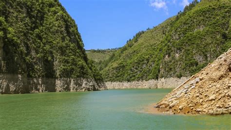 Look through examples of yangtze translation in sentences, listen to pronunciation and learn grammar. Top Reasons for a Yangtze River Cruise
