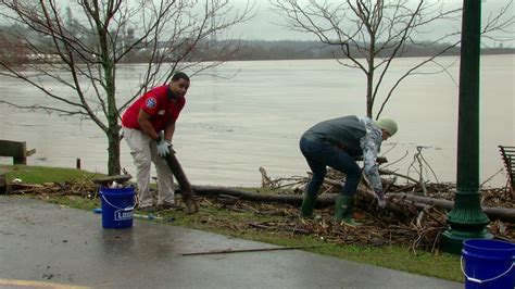 Volunteers Needed To Clean Up Aurora After Flooding Wkrc
