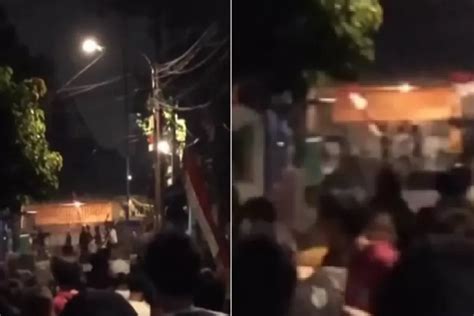 Aksi Tawuran Warga Di Johar Baru Ada Yang Bawa Bendera Merah Putih