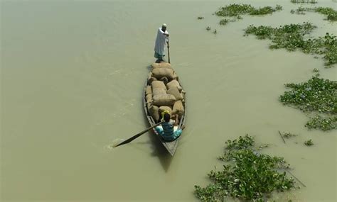 Assam Floods Houses Submerged People Forced To Live On Roads In Morigaon India Today