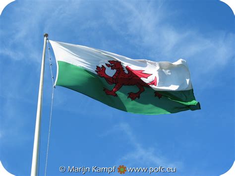 0317 Welsh Flag Pictures Of Cardiff Castle In Spring