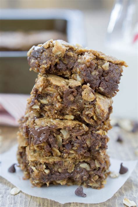 Peanut Butter Chocolate Chip Oatmeal Bars