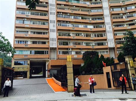 另外，再多 7 幢分別喺油麻地／旺角、佐敦、深水埗同紅磡指定區域嘅大廈被列入強制檢測範圍，而曾經身處元朗鉅發大廈 1 座或天恒邨恒樂樓嘅人士都要. 北角半山峰景大廈3房雙套 3000萬元連車位沽出 | 新聞稿 | 中原地產