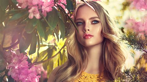 Images Blonde Girl Beautiful Face Female Staring 1366x768