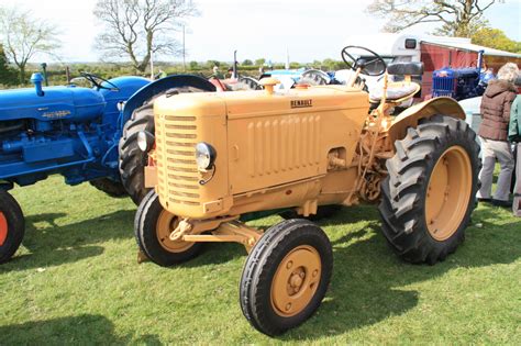 Renault R3042 Tractor And Construction Plant Wiki Fandom Powered By Wikia