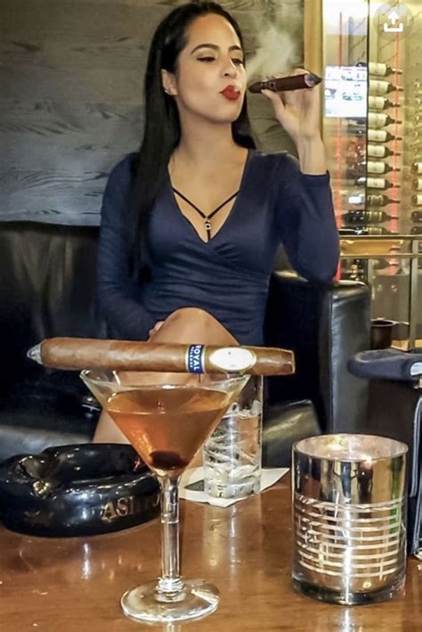 Pin Auf Cigar Smoking Ladies