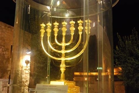 Os Significados Da Menorah Do Tabernáculo E Do Templo De Salomão