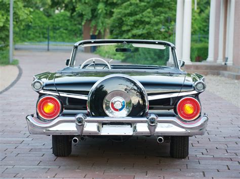 Fairlane models had a longer wheelbase than the more basic custom series and the fairlane 500 was top of the trim line for 1957 and a jump up from the basic fairlane. RM Sotheby's - 1959 Ford Fairlane Galaxie 500 Sunliner Convertible | London 2012