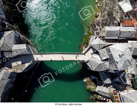 Stari Most I Rijeka Neretva Preuzmite Fotografiju Foto Baza