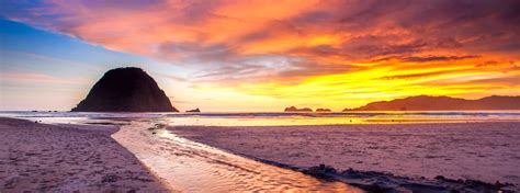 Sudah bagus, beragam, dan tinggal cetak. Sunset Terbaik Di Pantai Pulau Merah - Banyuwangi ...