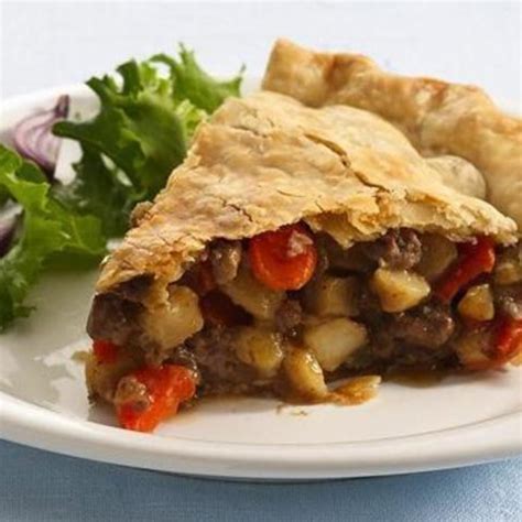 Quite An Unusual Beef Pie Made With Hash Browns Beef Recipes Beef