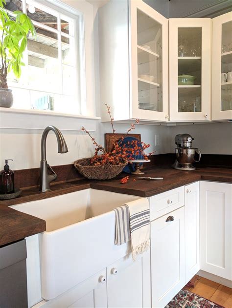 Find everything about it right here. Modern Farmhouse Kitchen | Modern farmhouse kitchens ...