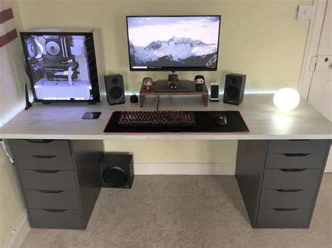 Homemade crafts for any and all occasions. What do you think? Red or white? | Home office setup ...