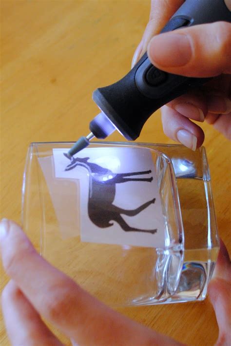 Glass etching stencil of labrador retriever. DIY Glas gravieren | Glas handwerk, Dremel projekte ...