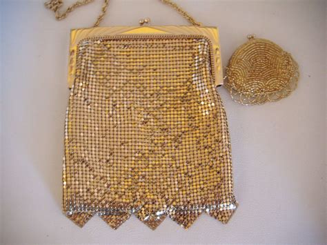 1920s Whiting And Davis Gold Mesh Handled Bag With Beaded Gold Change